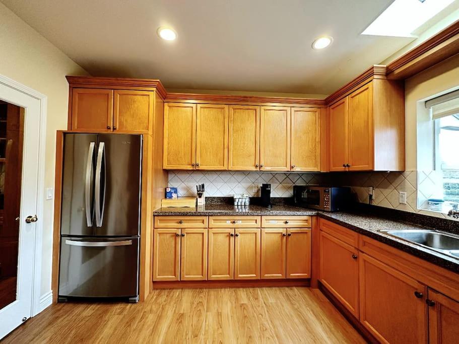 Super Cosy 8Bed & 6Bath In Vancouver Heart Near To Airport And Downtown Zewnętrze zdjęcie